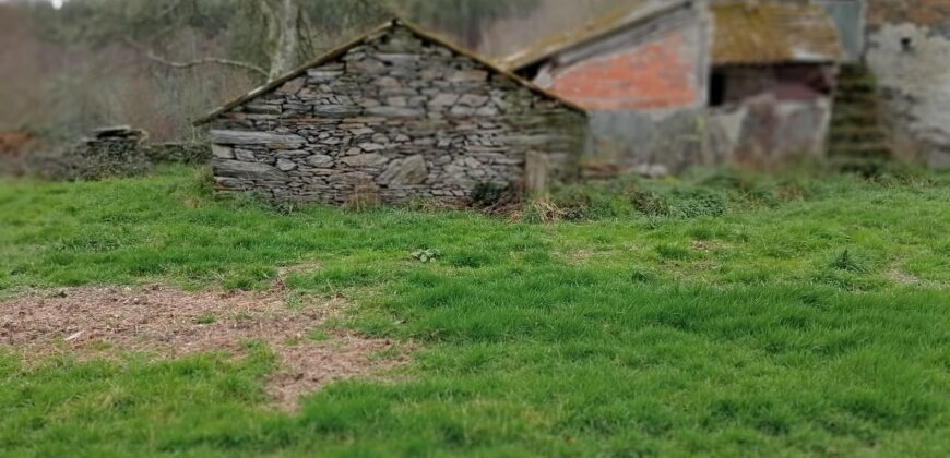 Venta de casa para restaurar a 8km de Begonte